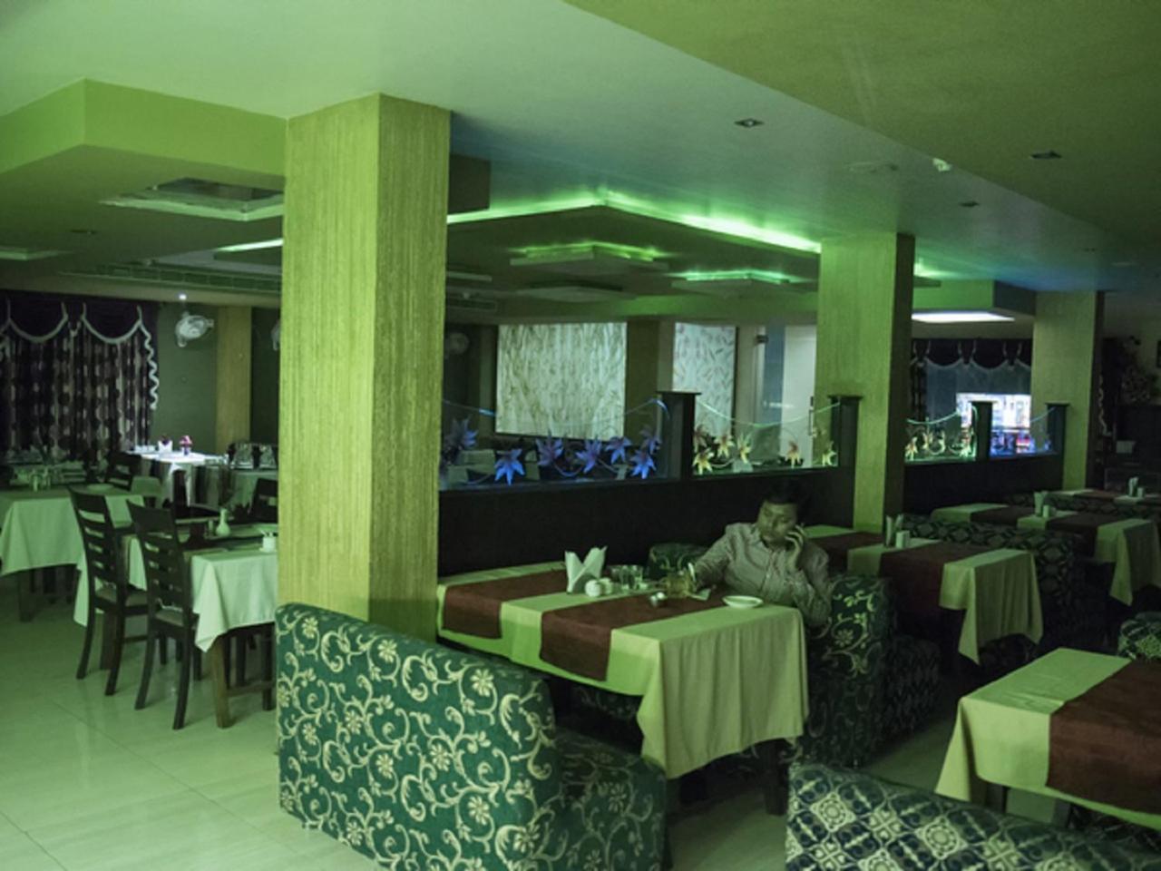 Hotel Sunshine Baharampur Luaran gambar