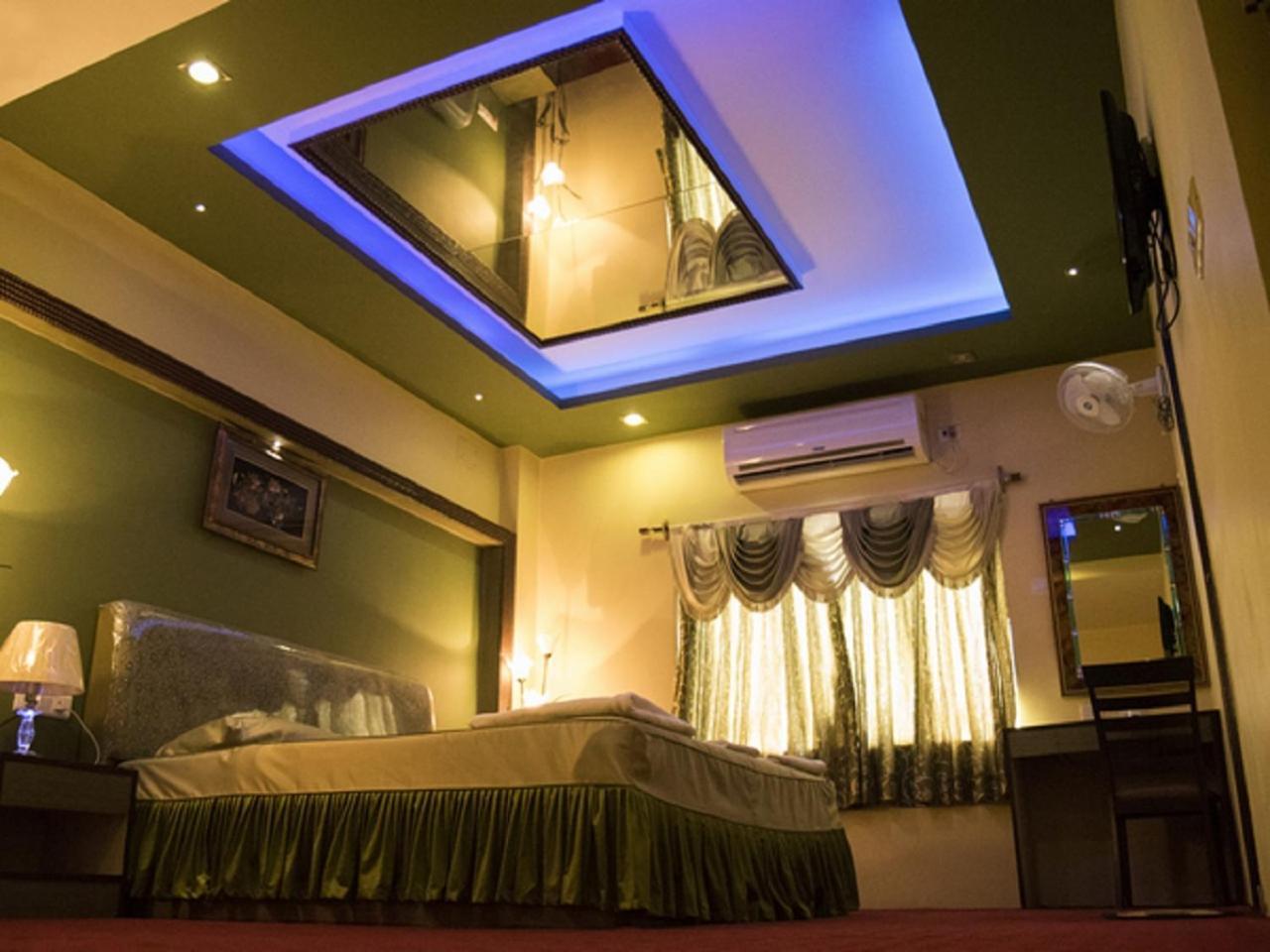 Hotel Sunshine Baharampur Luaran gambar