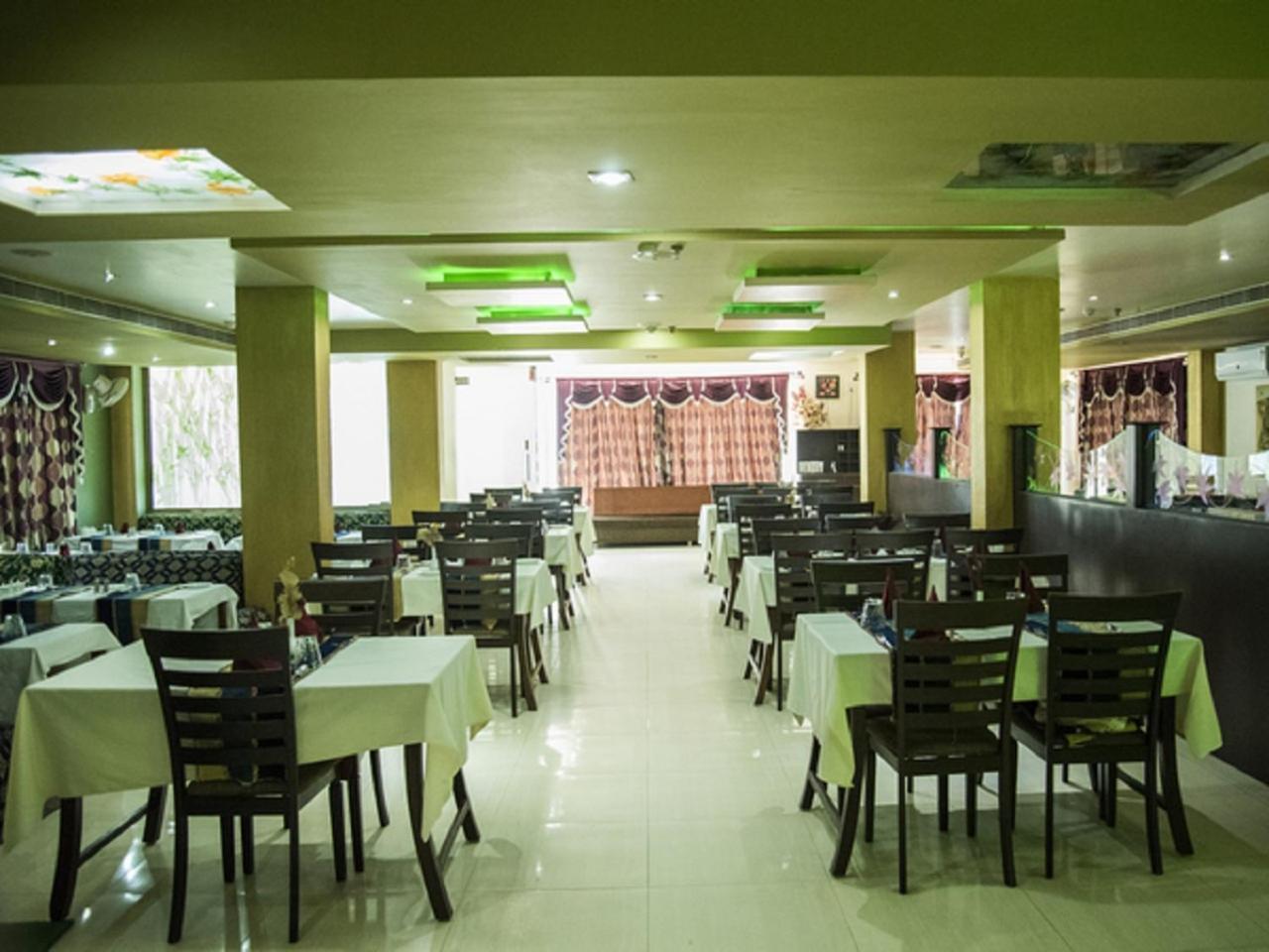 Hotel Sunshine Baharampur Luaran gambar